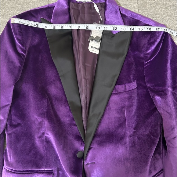 Men’s Coofandy Elegant Purple Velvet Blazer - Picture 2 of 9
